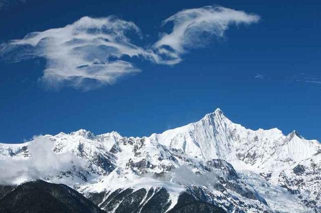 梅里雪山