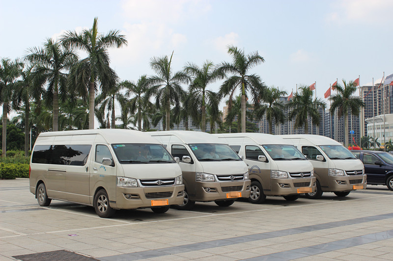 成都租車旅游自駕好還是帶司機(jī)租車更好